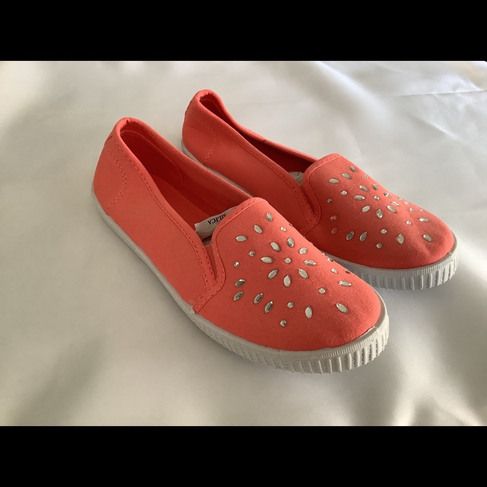 NEW Dazzling Slip On Shoes Coral 8